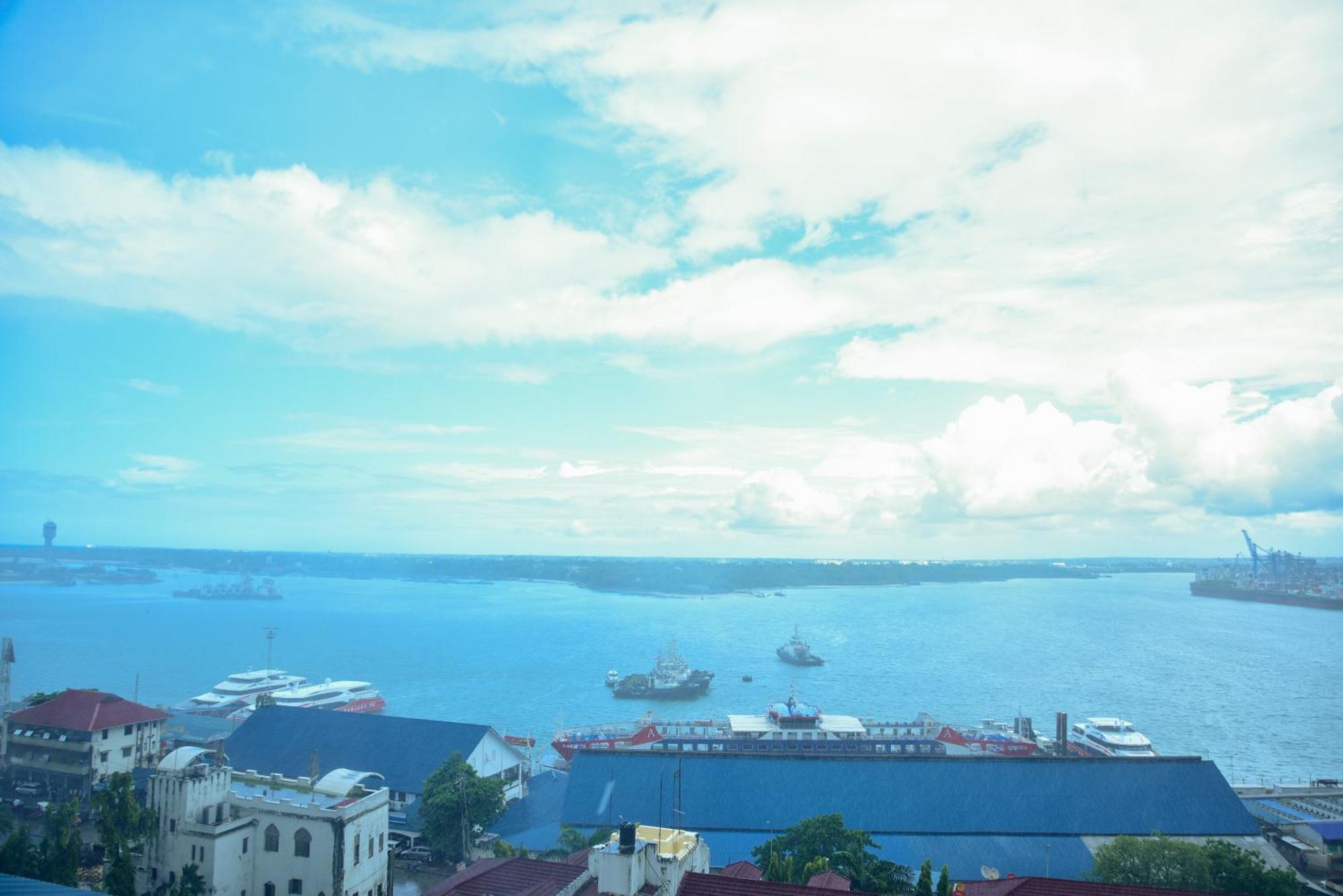 Harbour View Suites Dar es Salaam Exterior photo